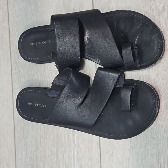 Free People Women Abilene Loop Toe Leather Boho Sandals Flats Shoes Sz 39/8.5-9 - Picture 4 of 12